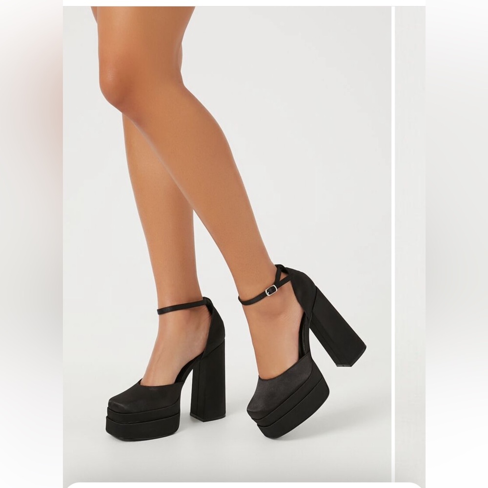 Forever 21 Womens Satin Square Toe Platform Heel Sandals Size 7 Black